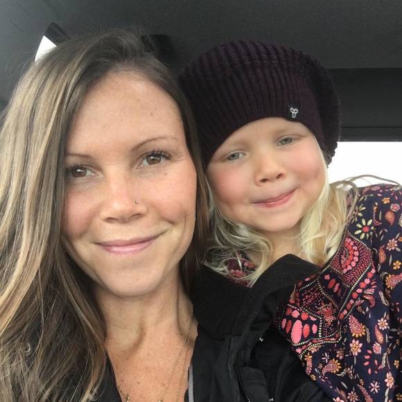 Meet your Posher, Beth - Picture 1 of 1